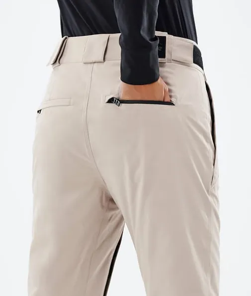 con_w__4-15.webp Con W 2022